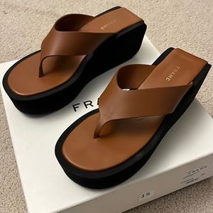 FRAME thong platforms